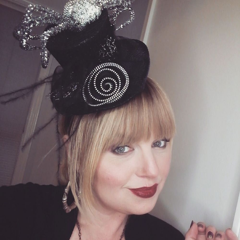 Meet your Posher, Crystal