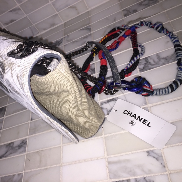 Chanel Canvas Graffiti Art School CrossBody Rare - Picture 3 of 3