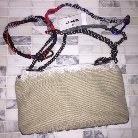 Chanel Canvas Graffiti Art School CrossBody Rare - Picture 2 of 3