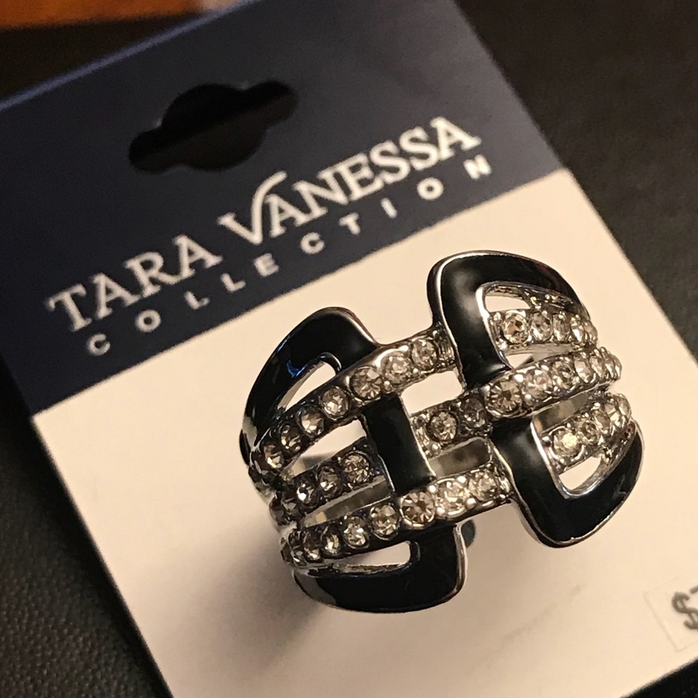 Tara Vanessa Collection interlock pave enamel ring