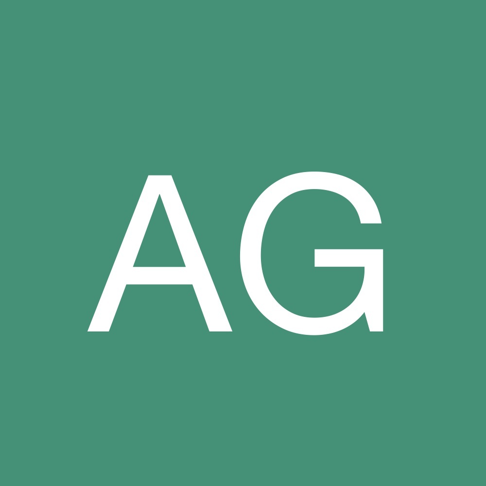 Meet your Posher, Adela