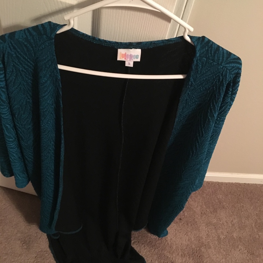 New with tags lularoe sweater size small