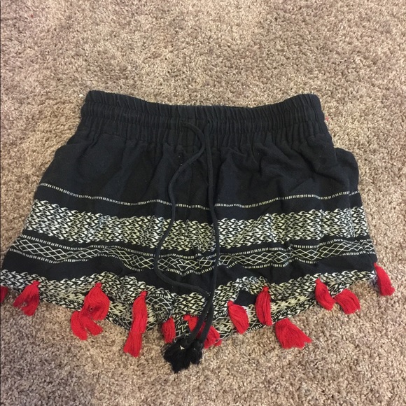 Revolve shorts - Picture 2 of 4