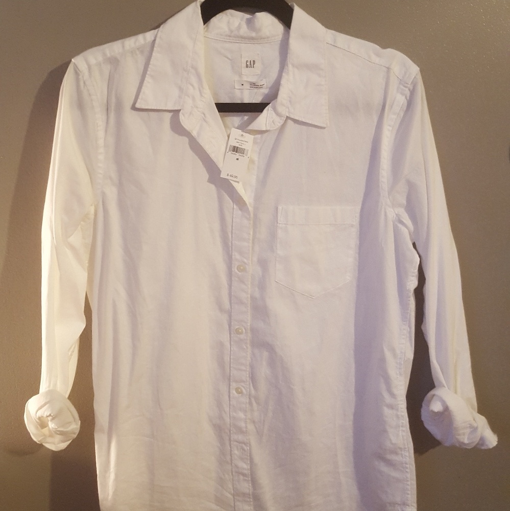 White button down GAP top