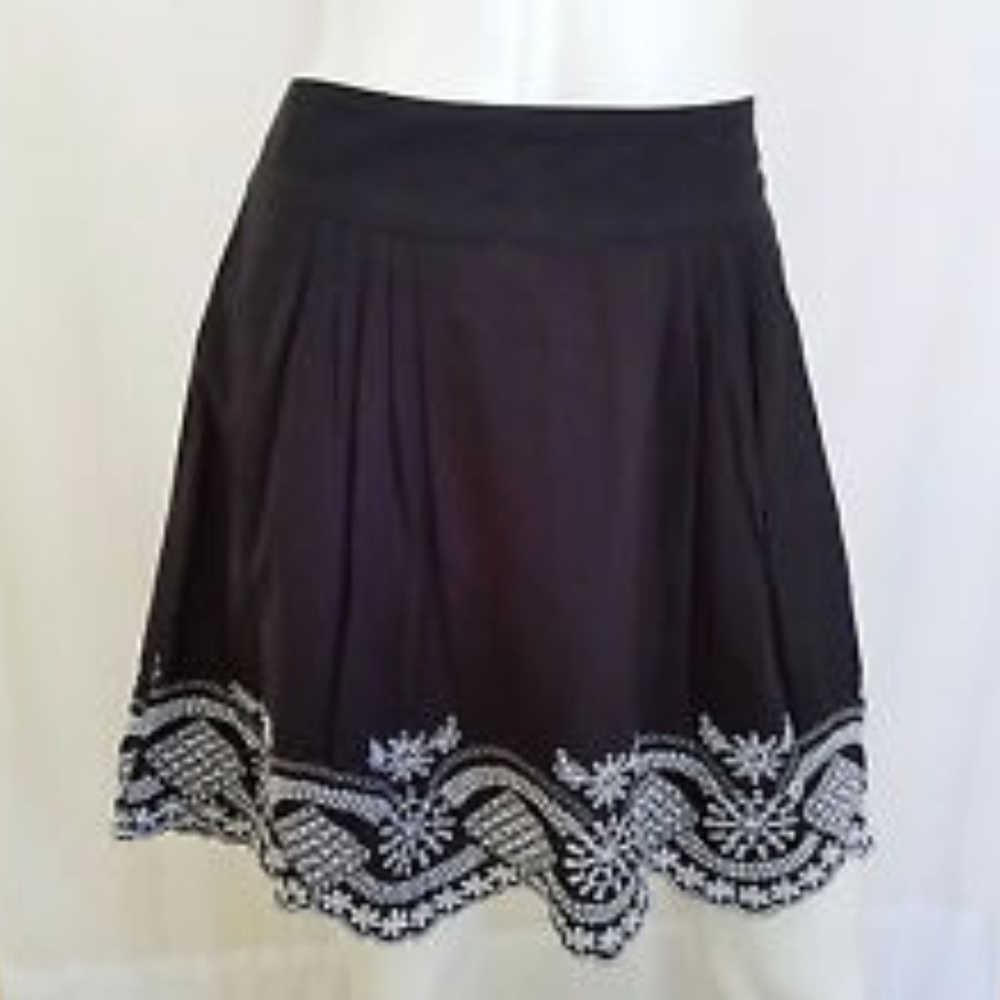 Fancy embroidered goth lolita style skirt NWT