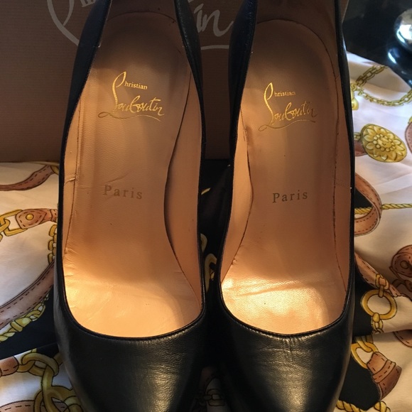 Classic Gently worn Christian Louboutin!🥇 - Picture 2 of 7