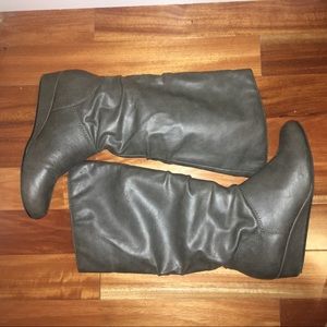 Wedged Fashion Boots