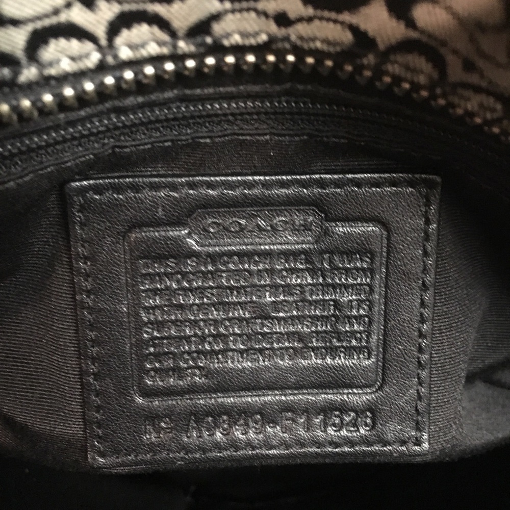 SOLD - Coach Signature purse - Picture 4 of 8