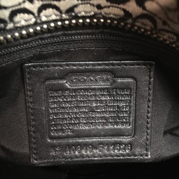 SOLD - Coach Signature purse - Picture 4 of 8