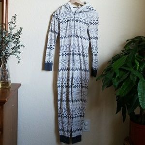 *24HR SALE* Vs hooded onesie