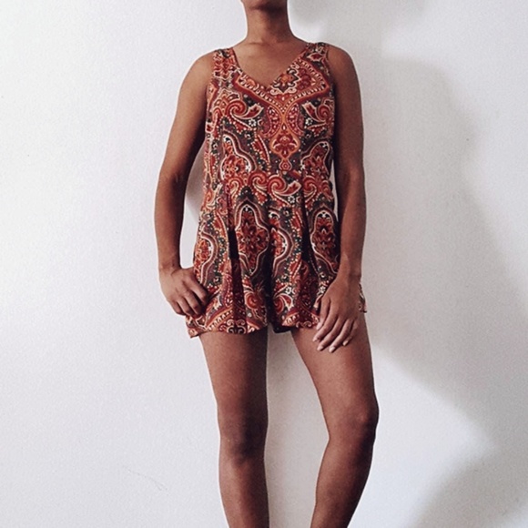 Multicolor pleated romper - Picture 4 of 9