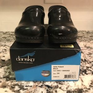 Black Patent Dansko size 34!