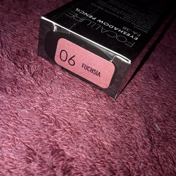Focallure Eyeshadow Pencil Stick - 06 Fuchsia - Picture 5 of 6