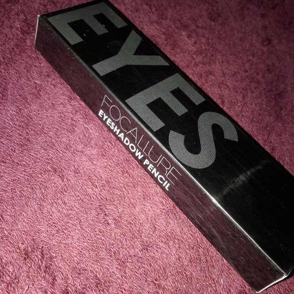 Focallure Eyeshadow Pencil Stick - 06 Fuchsia - Picture 6 of 6