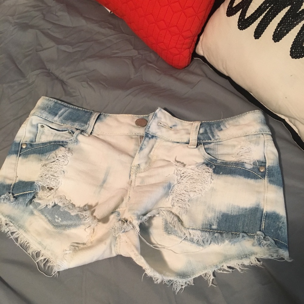 Almost Famous premium Shorts (Tilly’s)