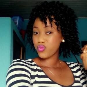 Meet your Posher, Adeola