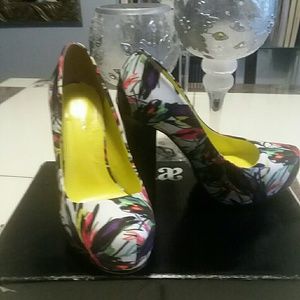 Andrea shoes size 7