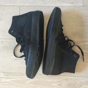 All black converse- new