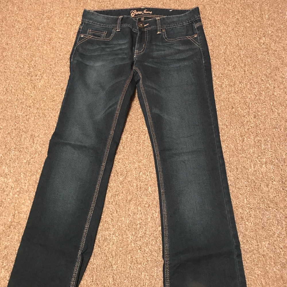Guess Jeans.