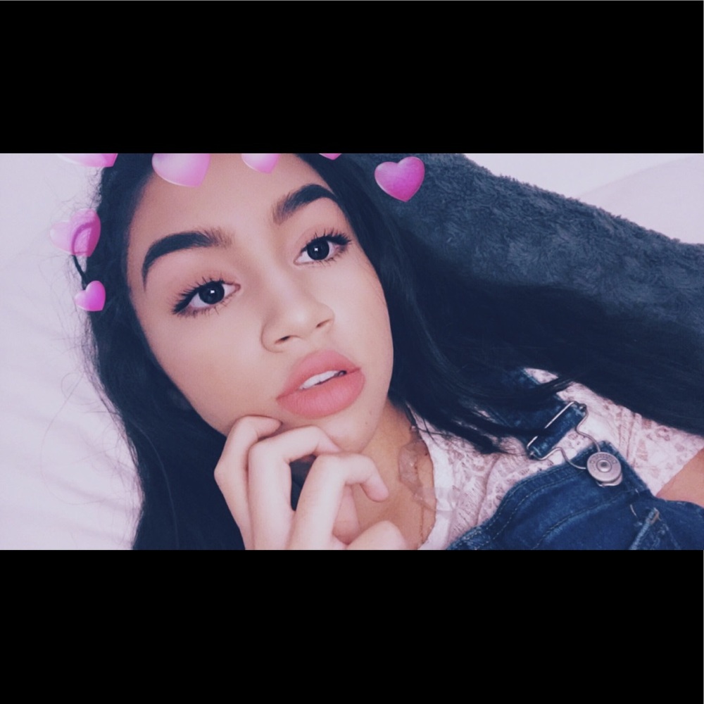 Meet your Posher, Mia