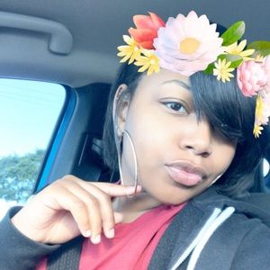 Meet your Posher, Alexus