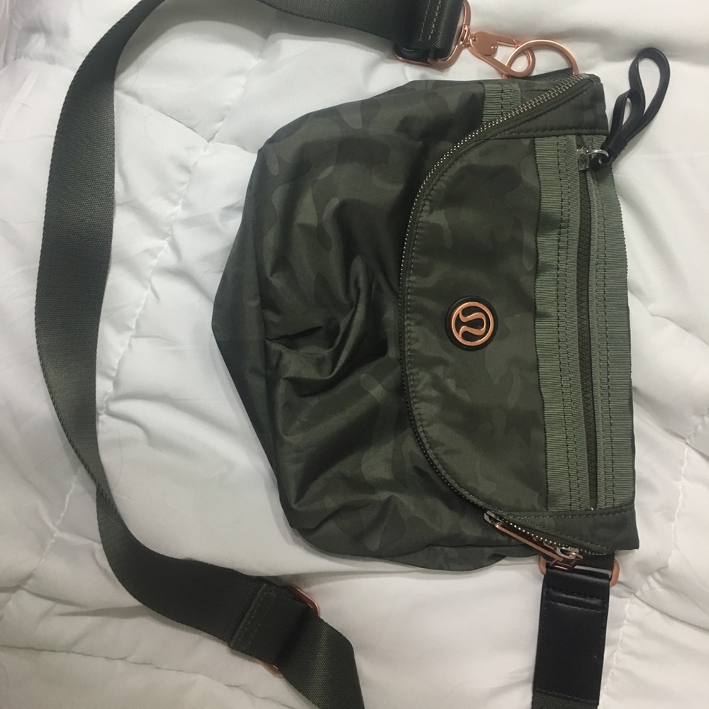 VEEUC Lululemon Camo Festival Bag