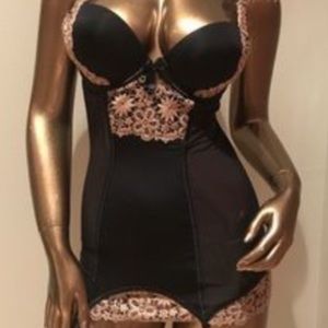 🔥NWT Victoria's Secret Bustier With Back Corset