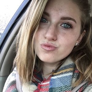 Meet your Posher, Katelyn