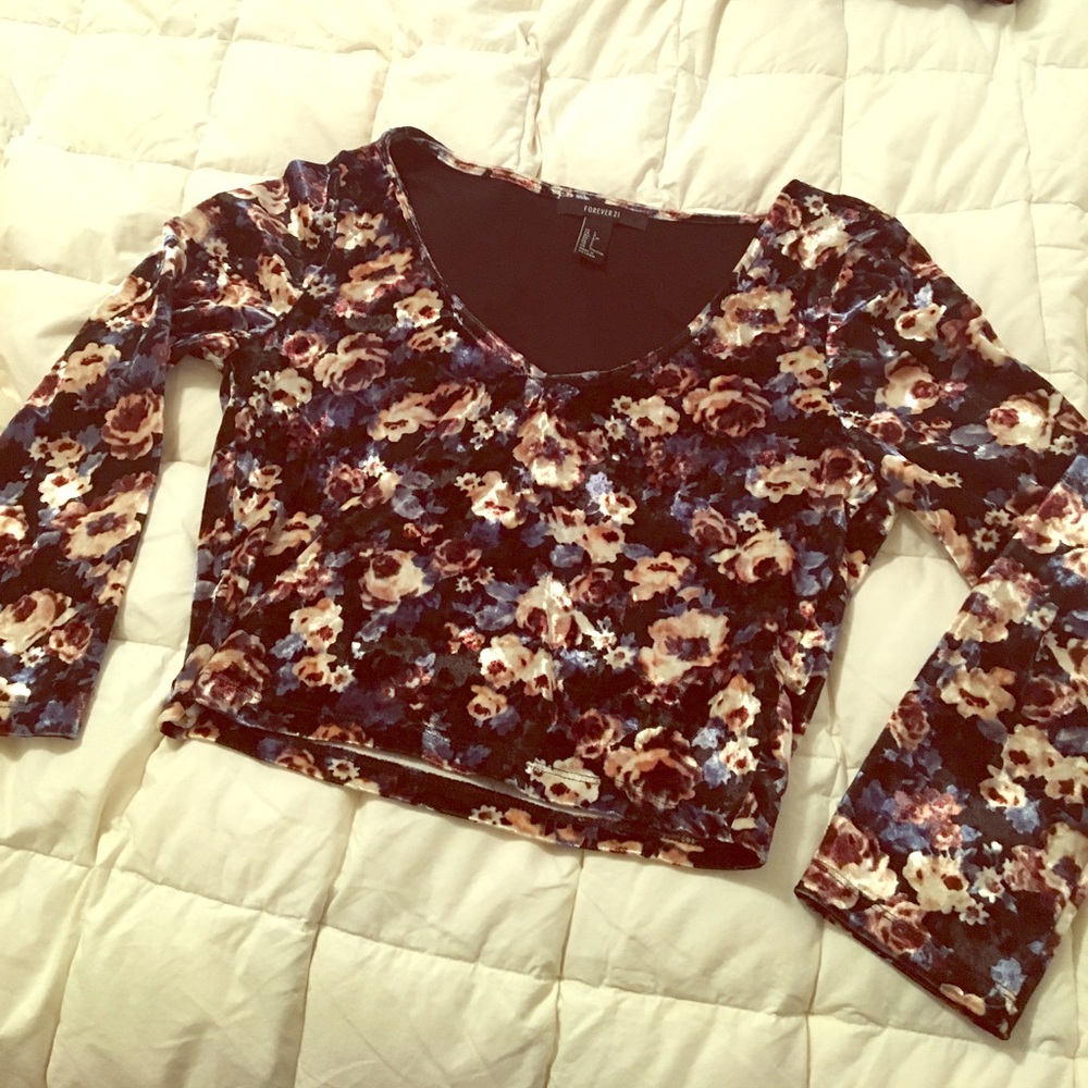 Velvet Floral 3/4 Sleeve Crop Top