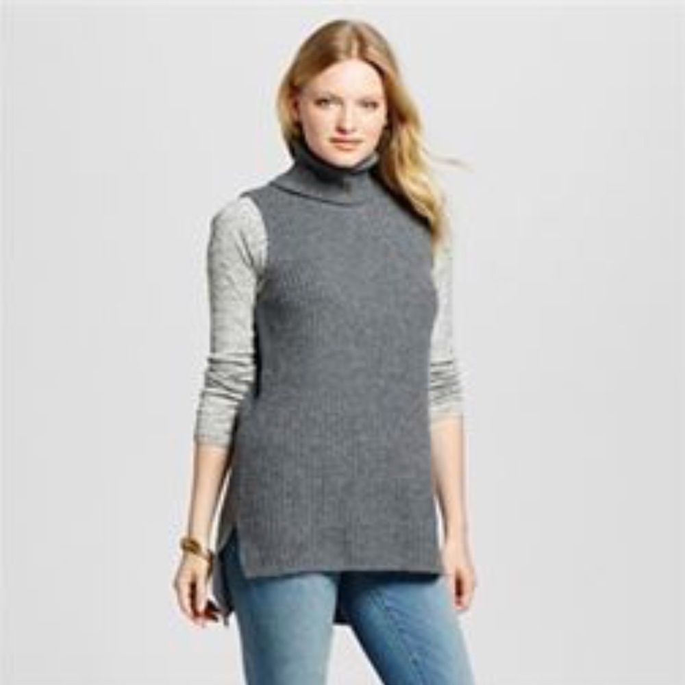 Sleeveless Turtleneck Sweater