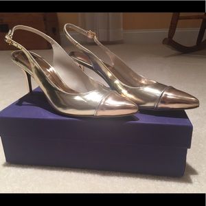 Stuart Weitzman pale gold Cappy Spechhio slingback
