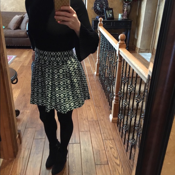 Banana republic mini skirt with pockets. Sz.2 - Picture 2 of 5