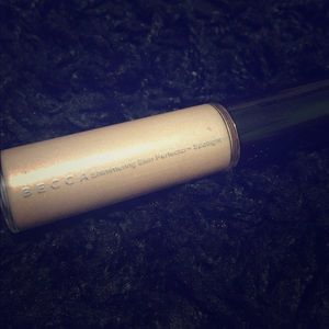 Becca Shimmering Skin Perfecter. Liquid highlight