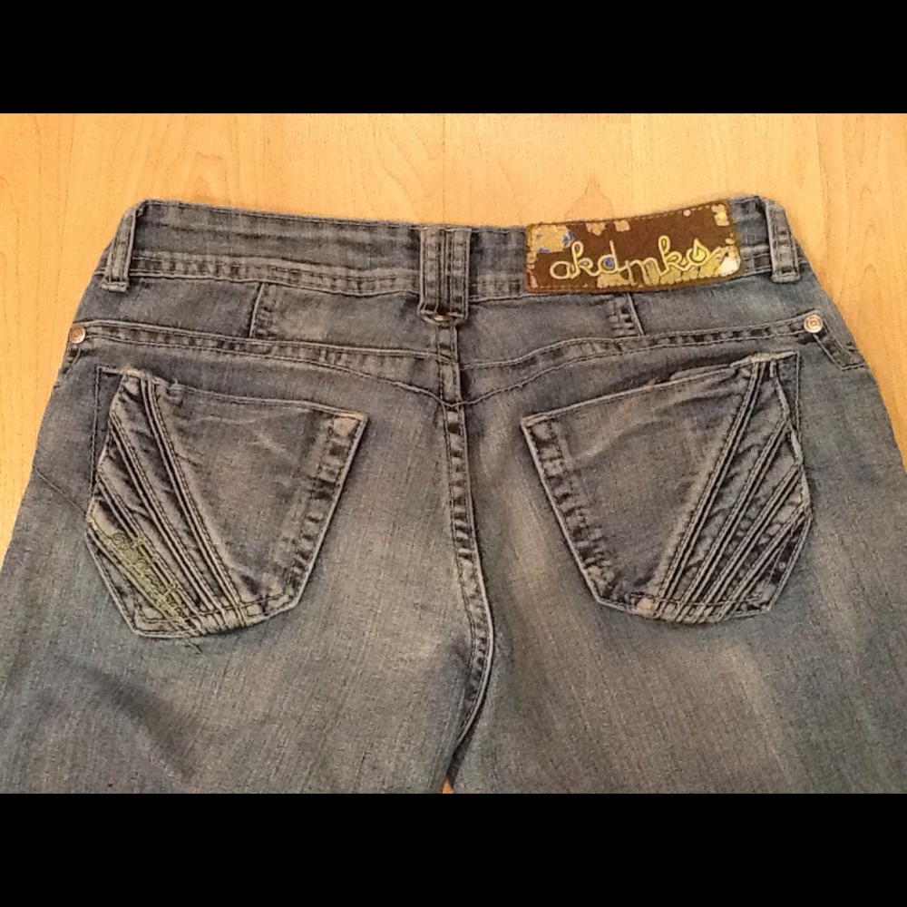 ❤️❤️akdmks  Jeanius jeans size 28