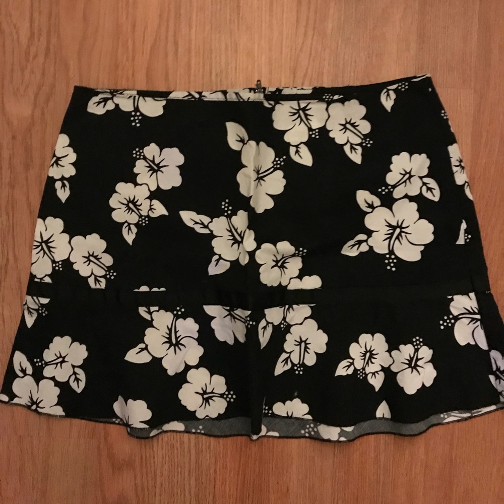 Hawaiian flower prints mini skirt size 9
