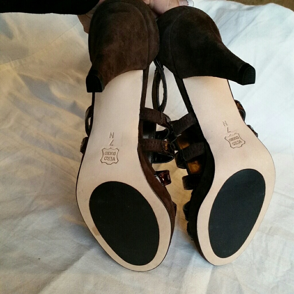 NWOT Vaneli Dark Chocolate Brown Suede Snake Print - Picture 6 of 6