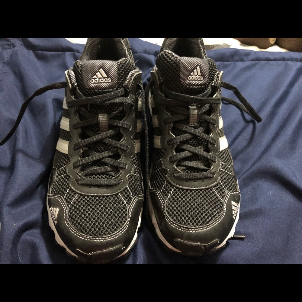 NWOT mens Adidas black and White athletic shoes