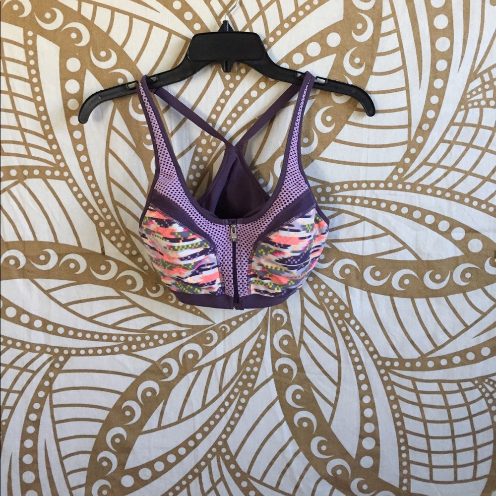 Vitoria’s Secret Sport bra
