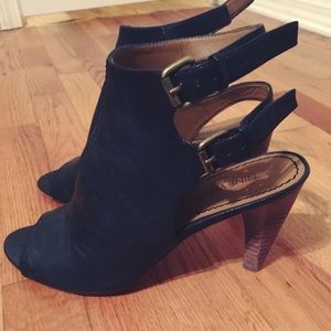 Nine West leather pumps