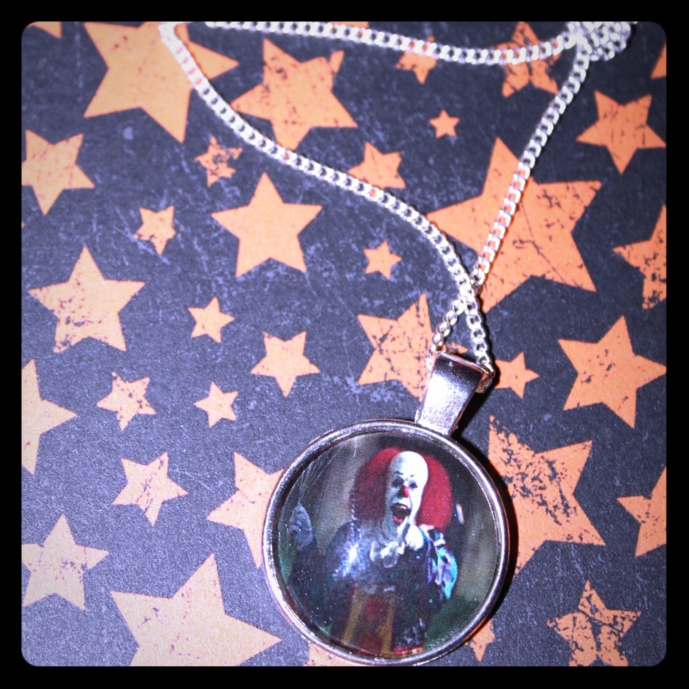 Pennywise IT Necklace - horror 💀