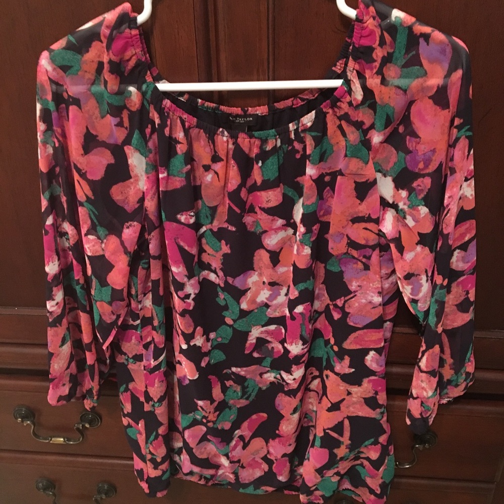 Ann Taylor floral blouse. Size XS