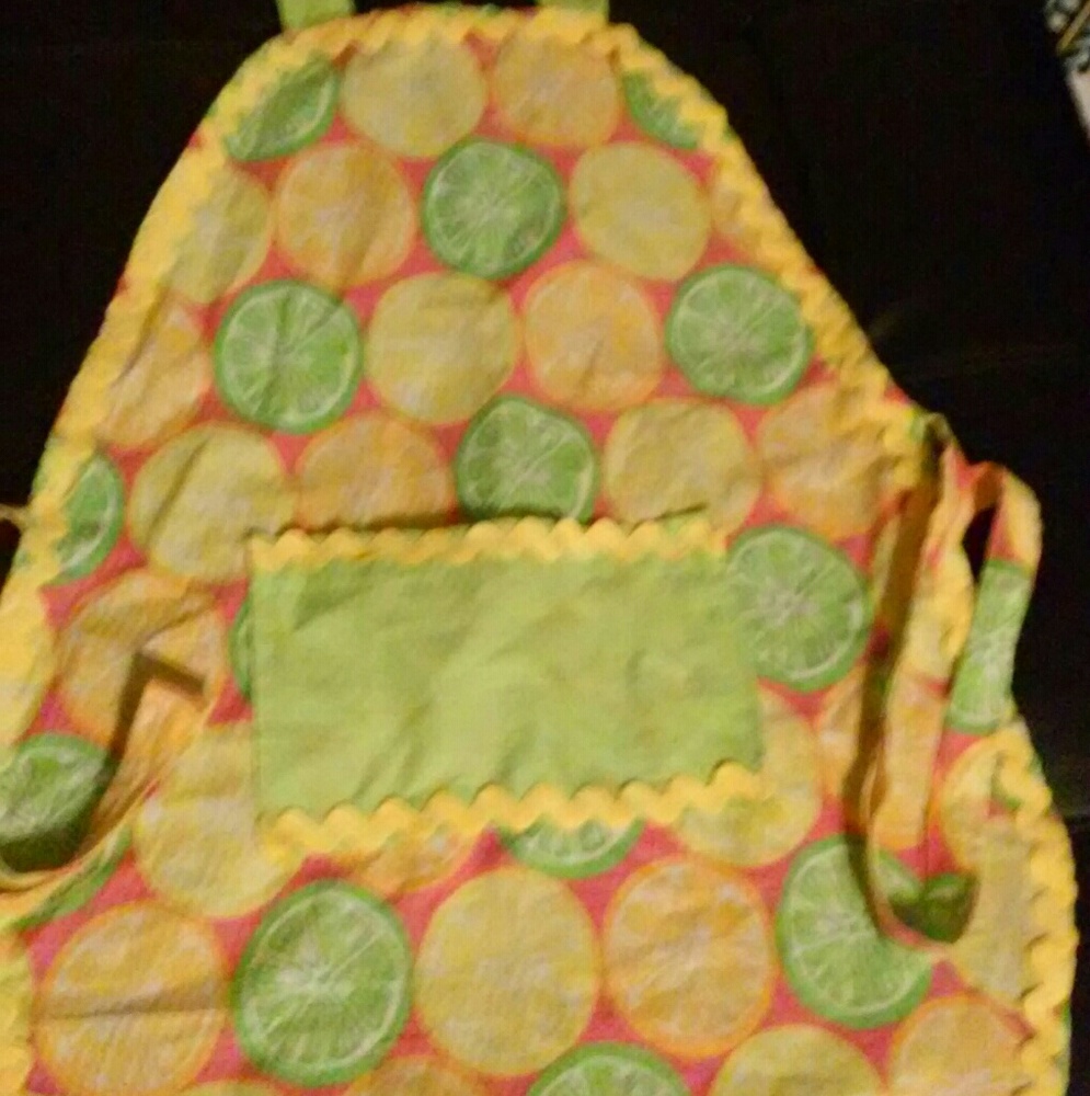 3/$15 6/$25 Child's Apron & scarf
