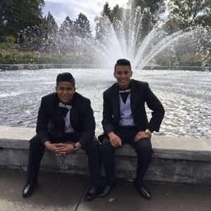 Meet your Posher, Carlos