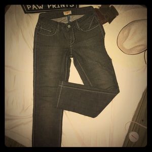 🆕Antik Denim Blackout Capris NWT Lightly distress