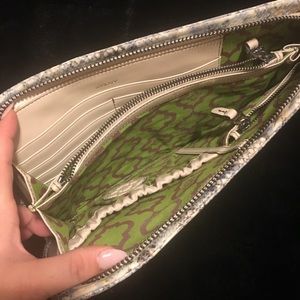 orYANY snakeskin design clutch ✨🌟