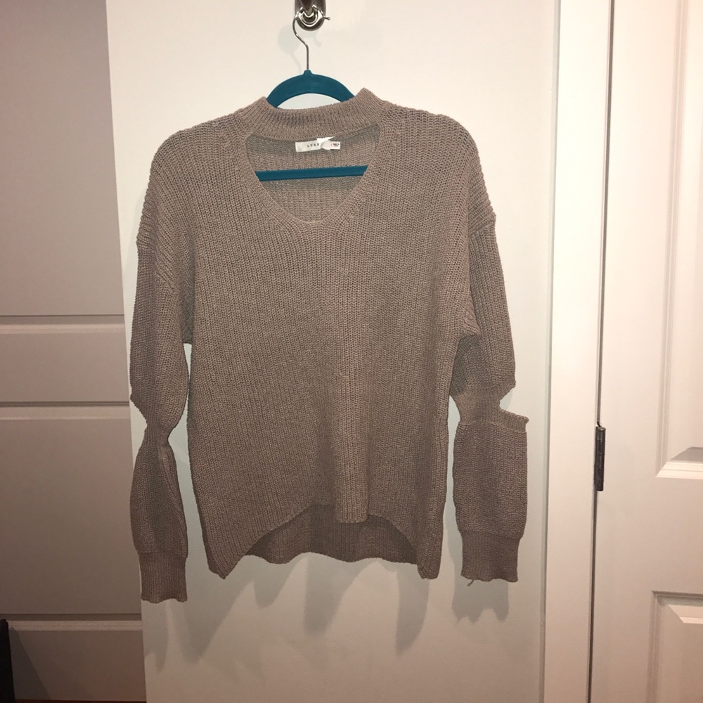Sweater chocker detail