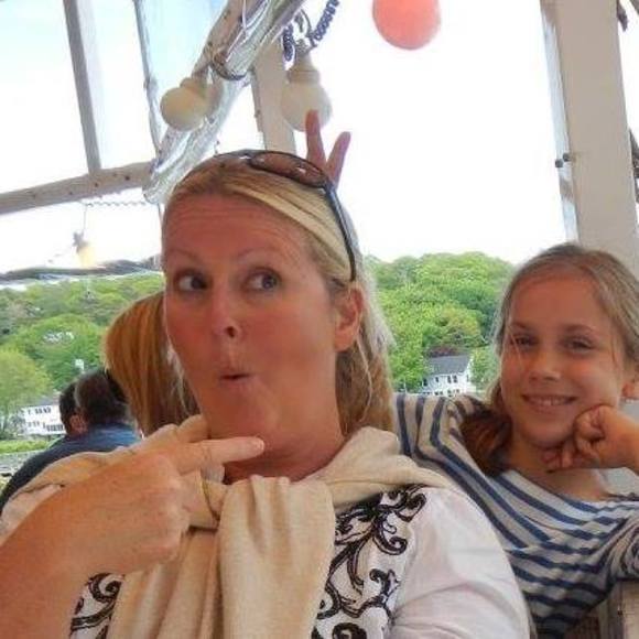 Meet your Posher, Andrea - Picture 1 of 1