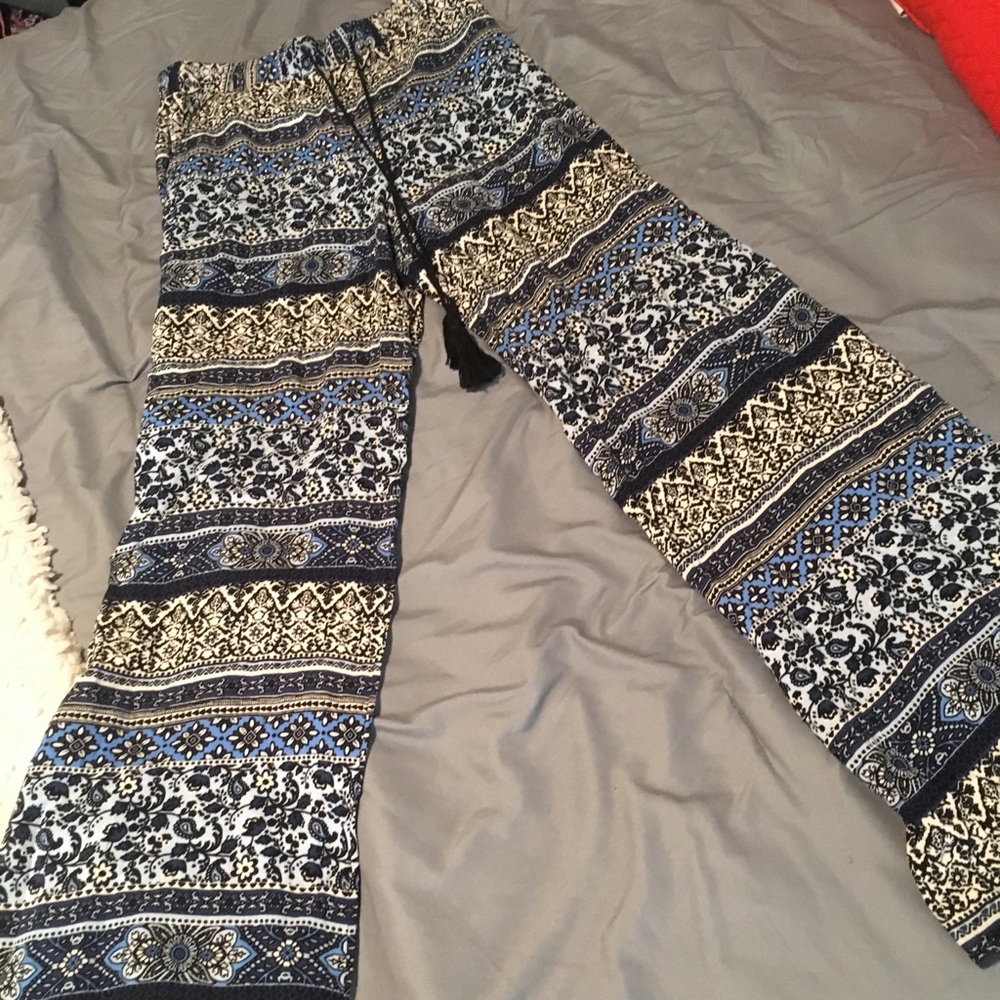Forever 21 patterned flowy beach pant