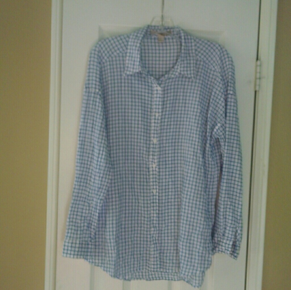 Forever 21 contemporary button down shirt.