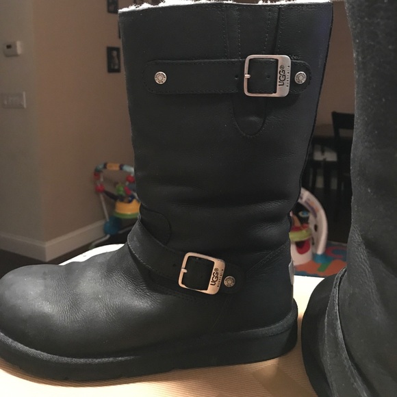 Black leather Ugg boots - Picture 2 of 6
